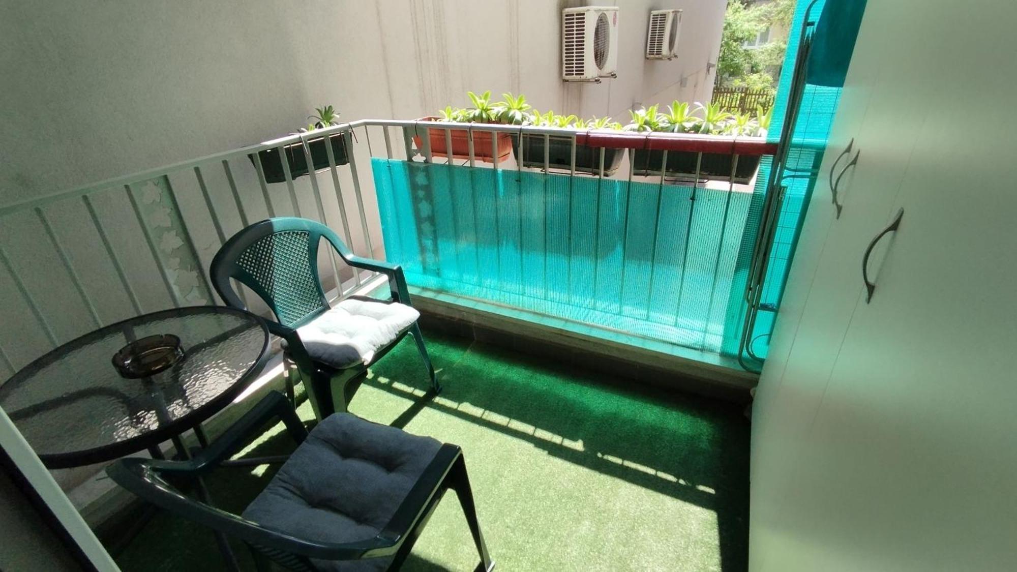 Quiet In Center, Free Private Parking Apartamento